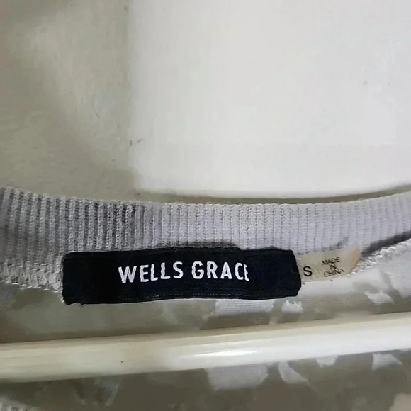 Wells Grace Sheer Lace Blouse. Size small - Picture 4 of 8